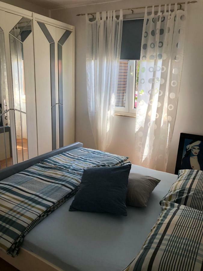 말리로시니 Apartman Gloria 아파트 외부 사진